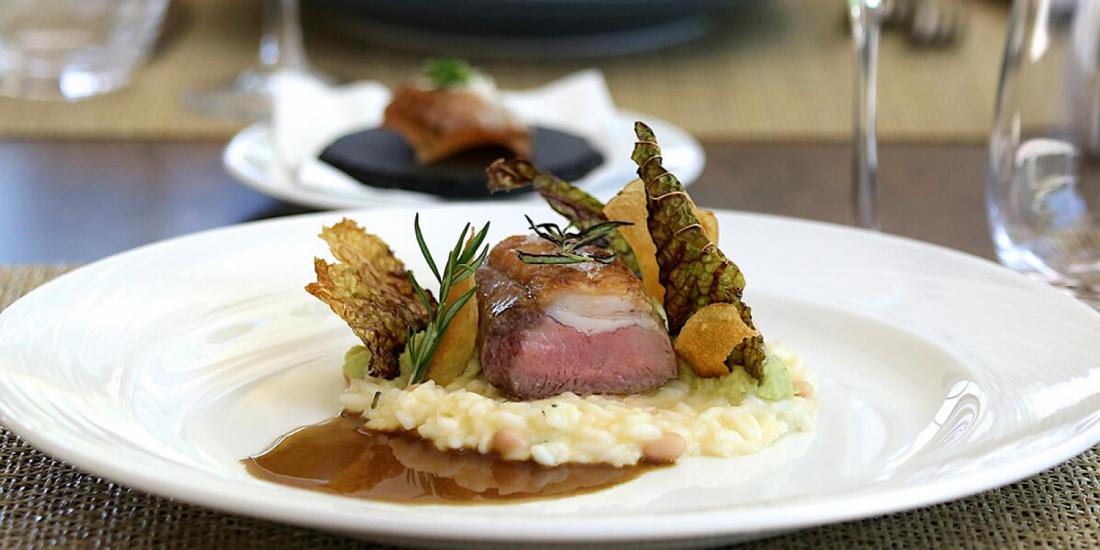 Fleisch garniert mit Gemüse