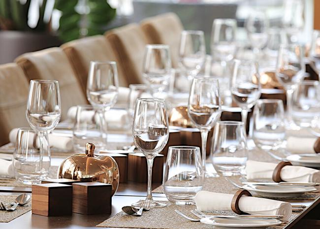 dekorierter Restauranttisch