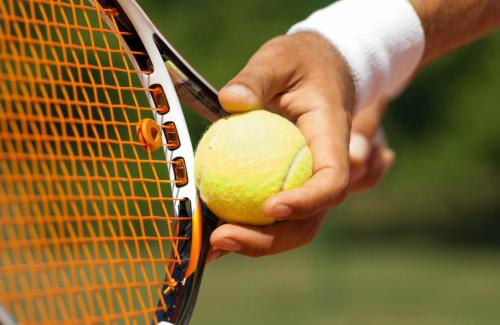 Tennis Aufschlag